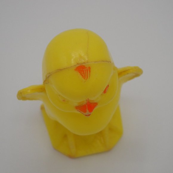 3.5" Vintage 1950's Knickerbocker Plastic Company Easter Basket Chick Toy - Picture 5 of 10
